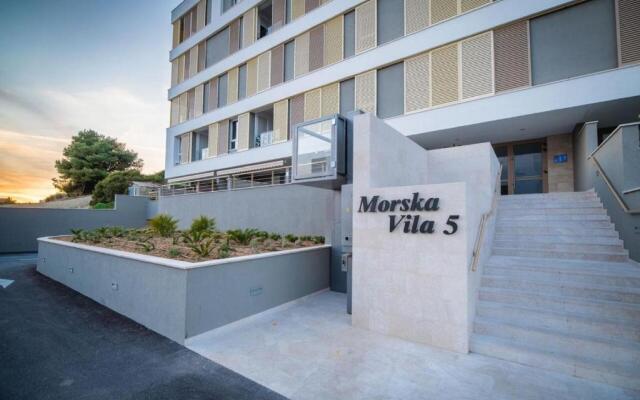 Sea view apartment EMA
