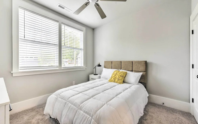 Modern Charlotte Home ~ 4 Mi to Downtown!