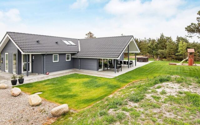 10 Person Holiday Home in Romo