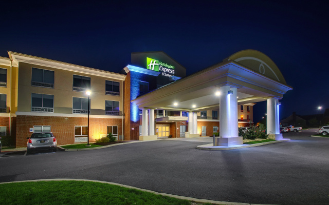 Holiday Inn Express & Suites Lancaster East - Strasburg by IHG