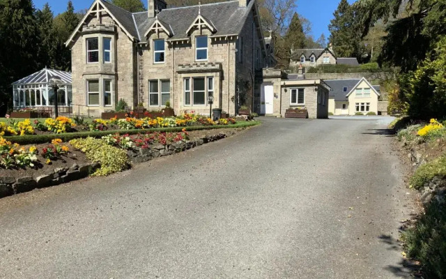 Claymore Guest House and Apartments