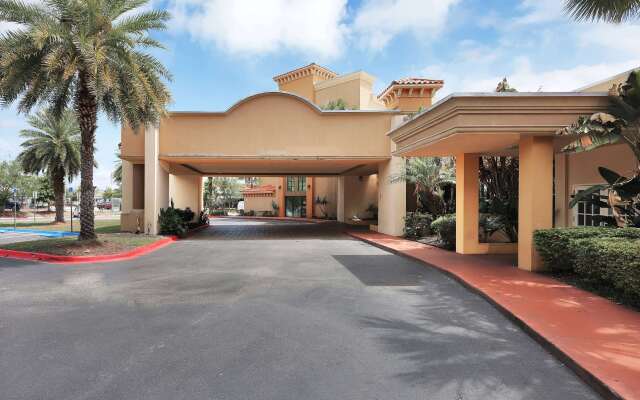 Ramada by Wyndham Jacksonville I-95 by Butler Blvd
