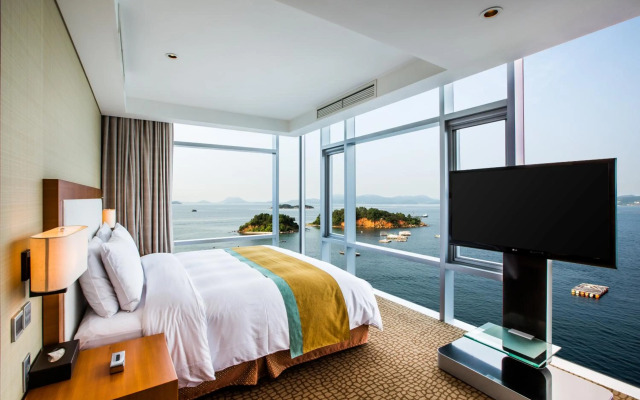 Hidden Bay Hotel