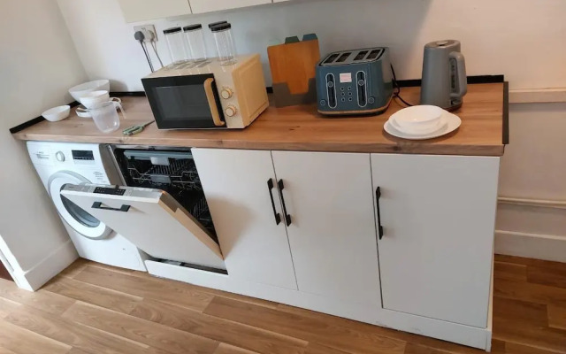 Birmingham Blissful Retreat With 3 Bedrooms