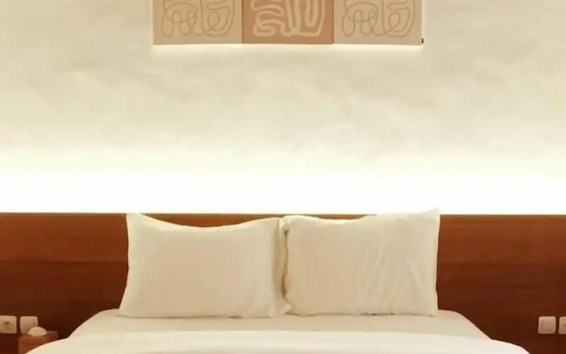 Lantis Corp Inn – Guest Rooms – Kecamatan Pujut