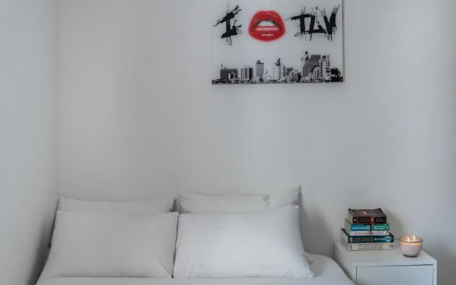 Elegant Duplex near Rothschild by FeelHome