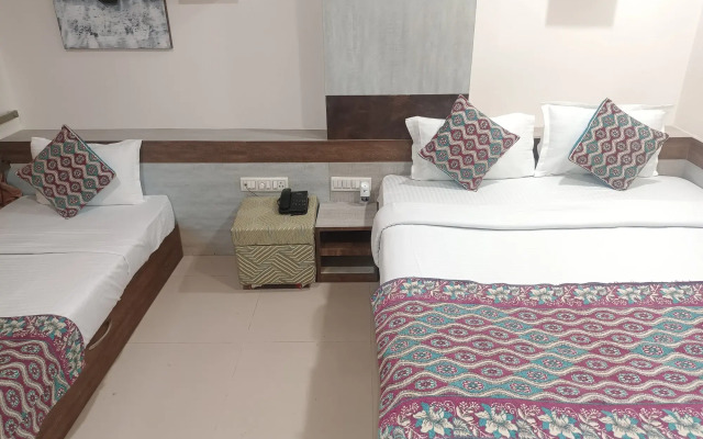 Hotel Apna Palace