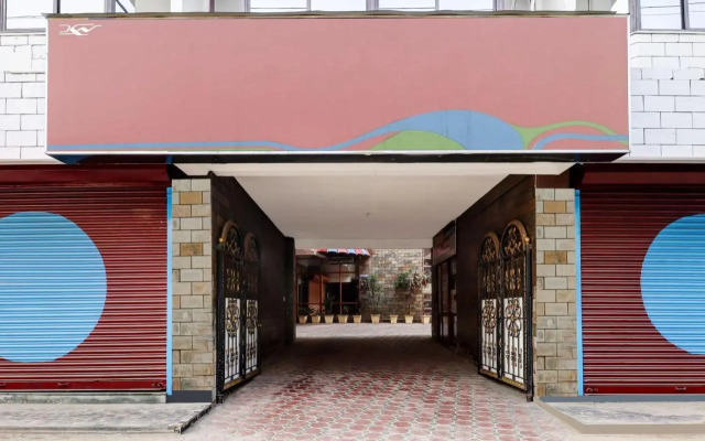 OYO 15837 Hotel Rvee's Regency