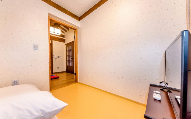 Jeju Hanok Hotel Hallagung