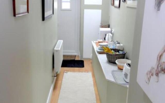 Stunning ANNEXE 1 luxury bedroom, eating area & bathroom only!