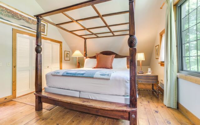 Peaceful Farmhouse w/ Fire Pit: Near Town & Lake!