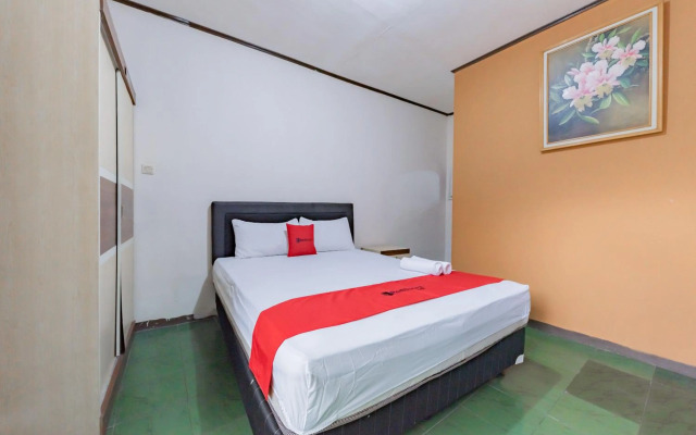 OYO 677 Rianes Family Guest House