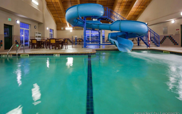 Country Inn & Suites by Radisson, Duluth North, MN