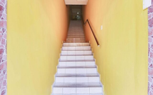 OYO 89406 Lucky Budget Hotel