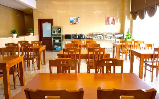 GreenTree Inn Shanghai Songjiang Dongjing Tongle Road Happy Valley Bus