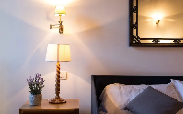 Rental in Rome Scala Studio