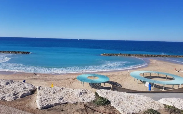 Delux apartment 50 meters from the beach