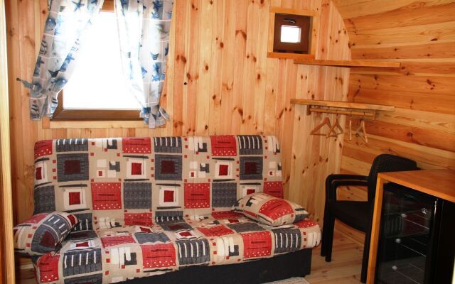 Eco-wooden Houses Camping Montaña Roja