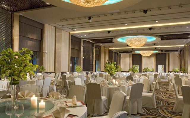Sheraton Grand Shanghai Pudong Hotel & Residences