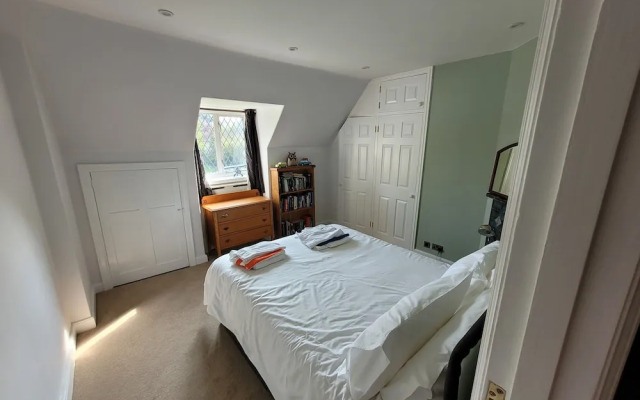 Remarkable 8 Bed Family House Sleeping 16 w/ Pool