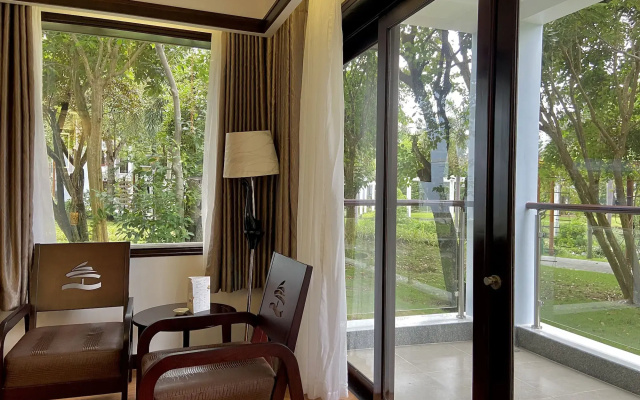 Carmelina Beach Resort