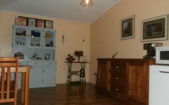 Chilverton Cottages & Restaurant