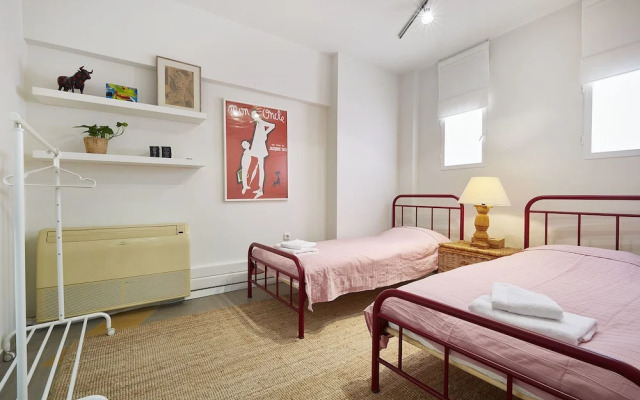 Chloe Boutique Apartments
