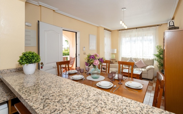 Honey Life Villa by Fidalsa
