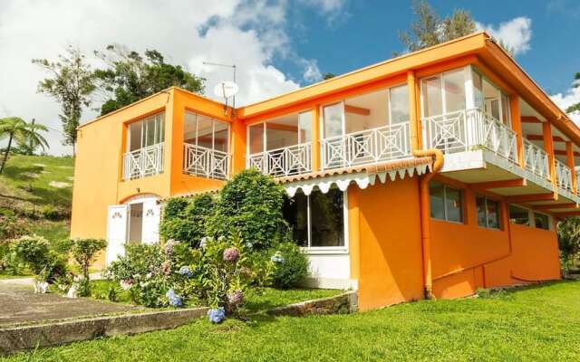 House with 3 Bedrooms in Saint-Joseph , with Wonderful Sea View, Enclosed Garden And Wifi