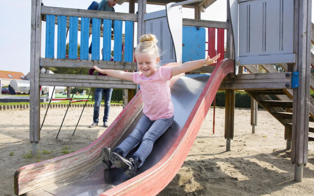 Beachside Bungalow Near Beach