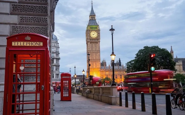 Chic London Apartment in Prime Location