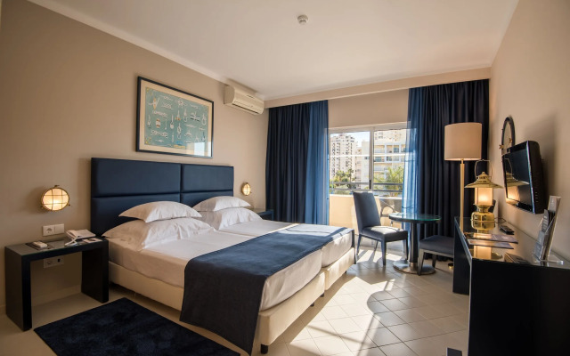 Отель Vila Galé Náutico