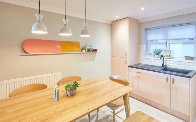 Host Stay Salty Seaview