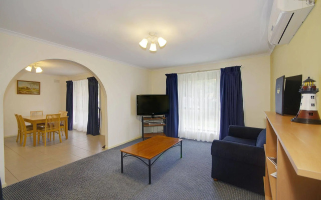 Parkwood Motel and Apartments