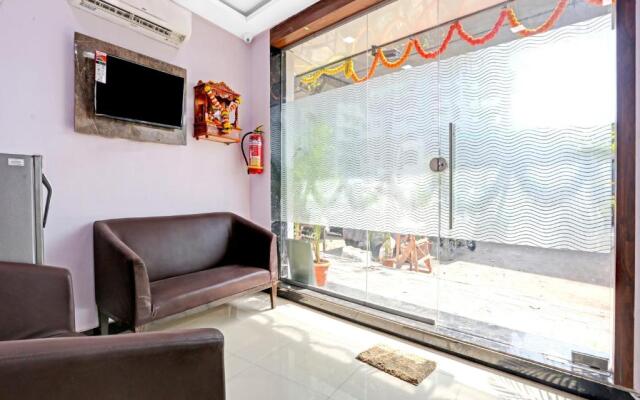 OYO 87623 Hotel Welcome