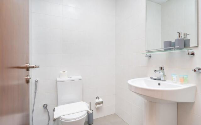 2bed Chic Apt Burj Khalifa Gym/pool by Belvilla