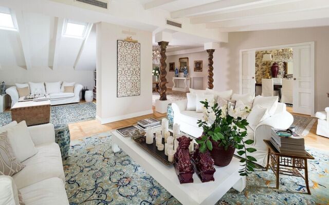 Opera Home