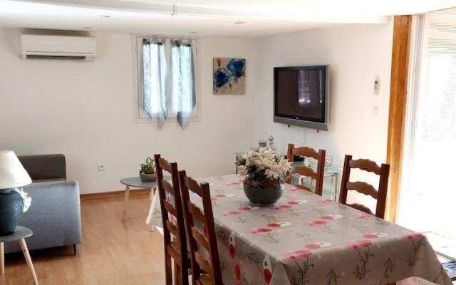 Chalet With 2 Bedrooms in Saint-genest-de-beauzon, With Wonderful Mountain View, Enclosed Garden and Wifi - 40 km From the Slopes