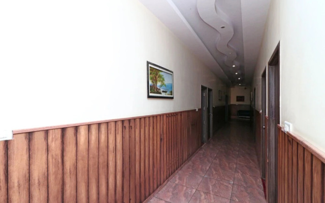 Oyo 16538 Shanti Palace