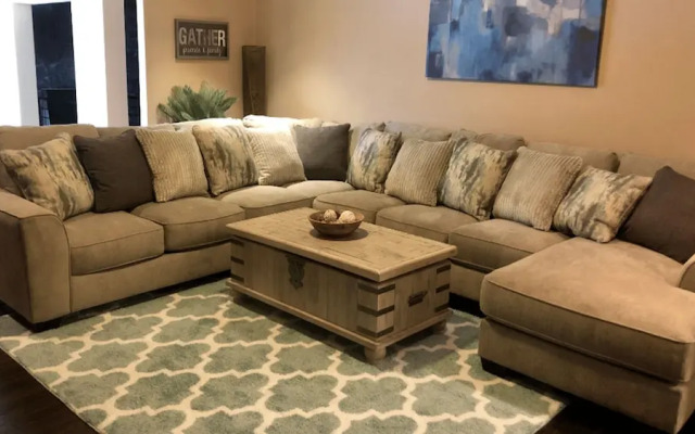 Resort-like w/ Tennis, Bocci, Golf & Games Galore!