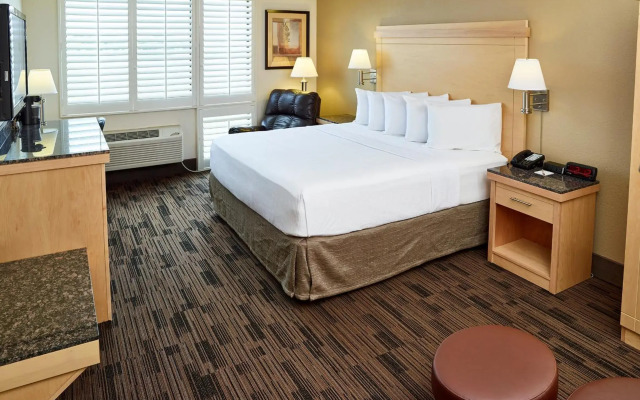 LivINN Hotel St. Paul – I-94 – East 3M Area