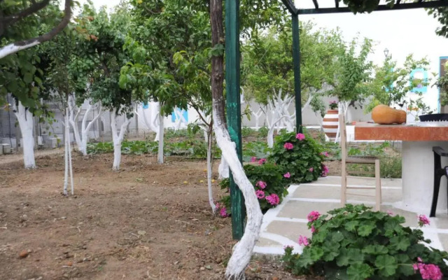 PERIVOLI 4-CHORA(5min away from the center by car)