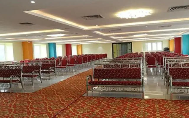 Fabhotel Sb Square