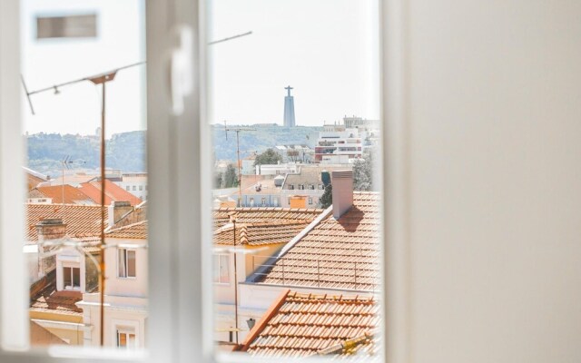 LV Premier P Real PI1 Central River Views Terrace