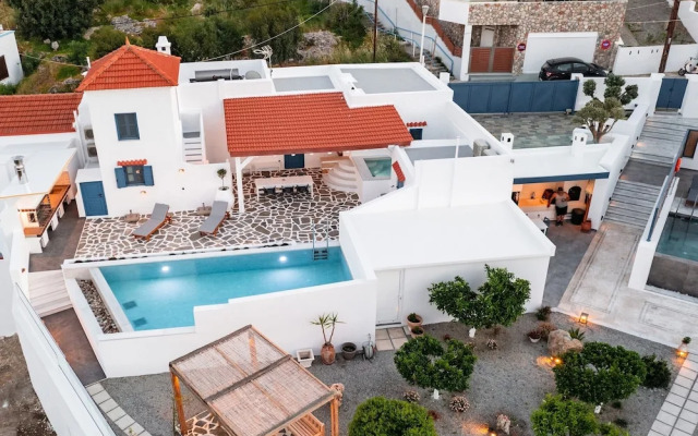 Kalathos Square Luxury Suites