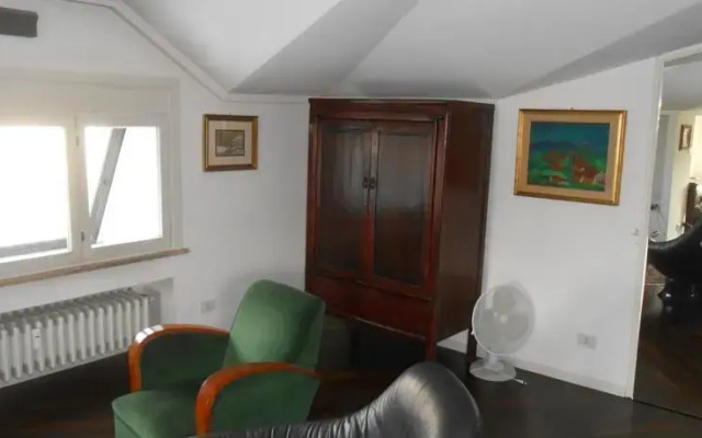 Mole House