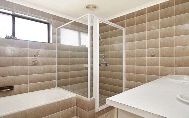 Kingsview Apartment 6
