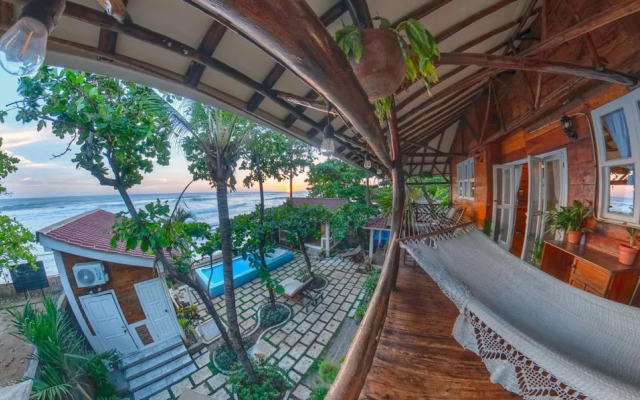 Romantic Seaside Casita w Pool AC Fire Sunsets