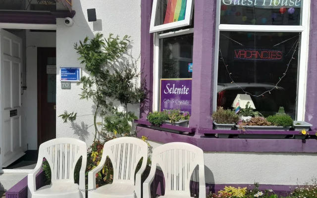 Selenite Guest House