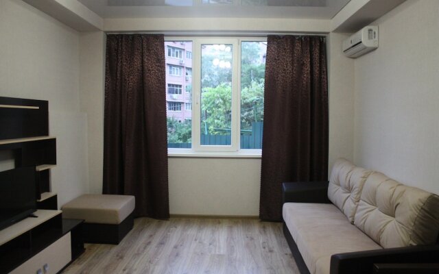 Guest House on Serafimovicha 1